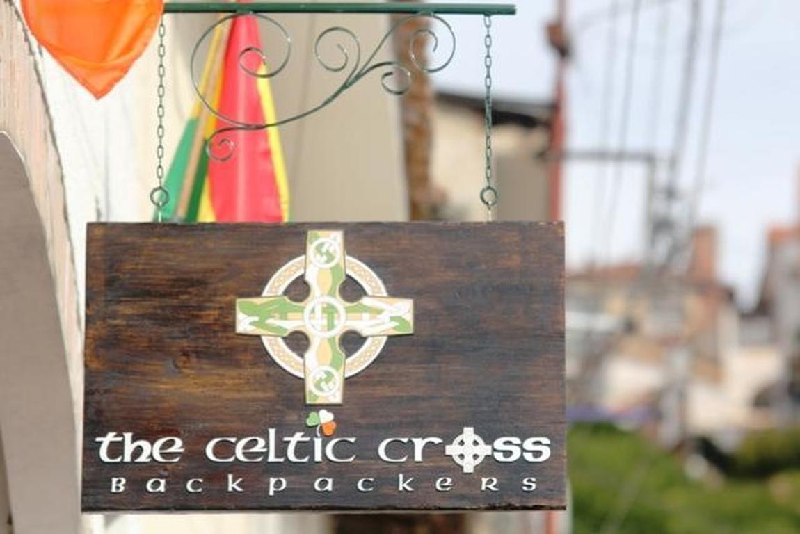 The Celtic Cross Hotel Сукре Екстериор снимка