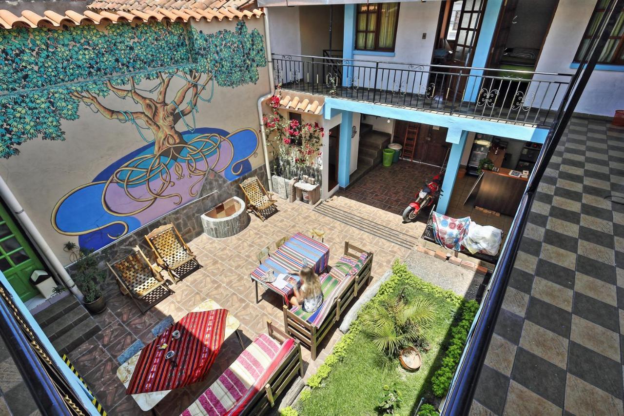 The Celtic Cross Hotel Сукре Екстериор снимка