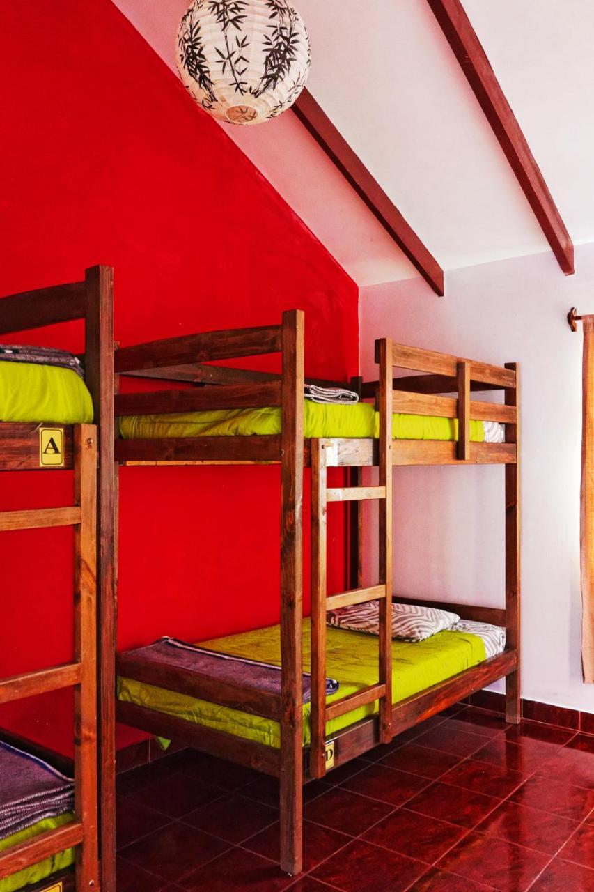 The Celtic Cross Hotel Сукре Екстериор снимка