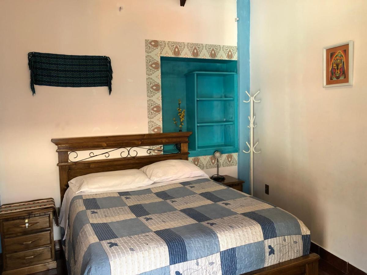 The Celtic Cross Hotel Сукре Екстериор снимка